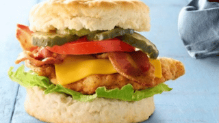 FRIED CHICKEN CLUB BISCUIT