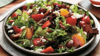 Strawberry & Pecan Salad