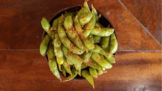 Spicy garlic edamame